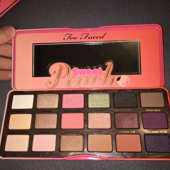 BNIB NEVER SWATCHED 
TOO FACED SWEET PEACH PALETTE - Picture 4 of 4
